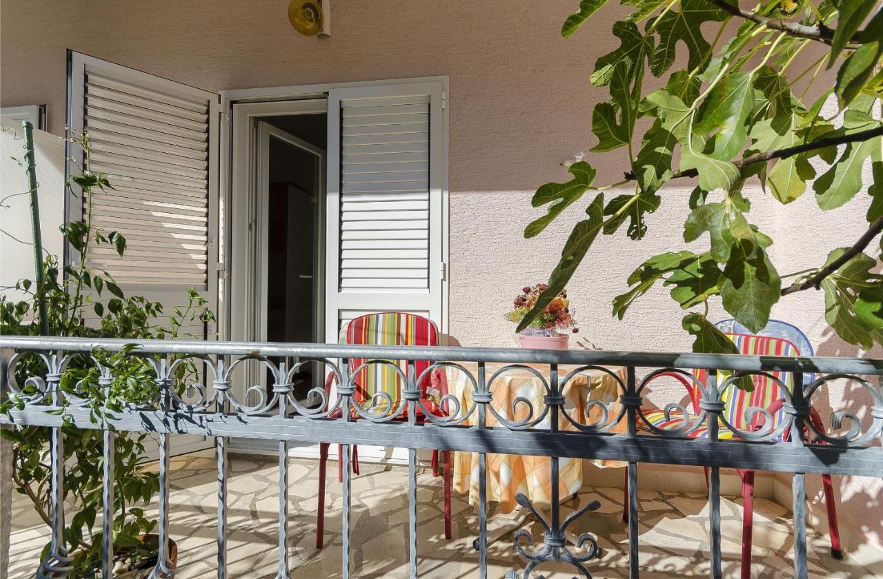 Apartment And Rooms Ema Vodice Dış mekan fotoğraf